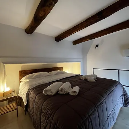 Palazzo Della Loggia Bed & Breakfast Naples