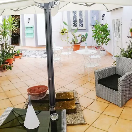 Oda ve Kahvaltı Palazzo Della Loggia Napoli