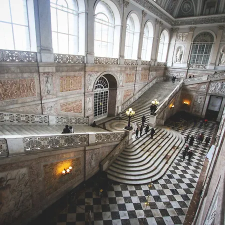 Palazzo Della Loggia Oda ve Kahvaltı Napoli