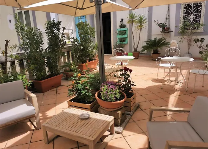Alojamento de Acomodação e Pequeno-almoço Palazzo Della Loggia Nápoles