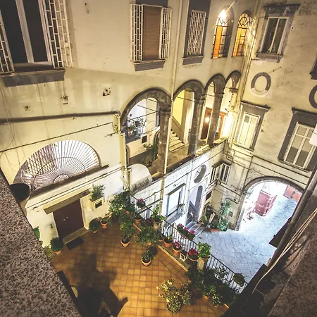 Palazzo Della Loggia Неаполь
