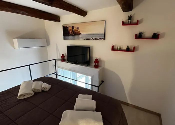 Palazzo Della Loggia Bed & Breakfast Naples